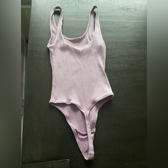 Aritizia Wilfred Free Size Small Sleeveless Lilac Spaghetti Strap Body Suit - Picture 4 of 5